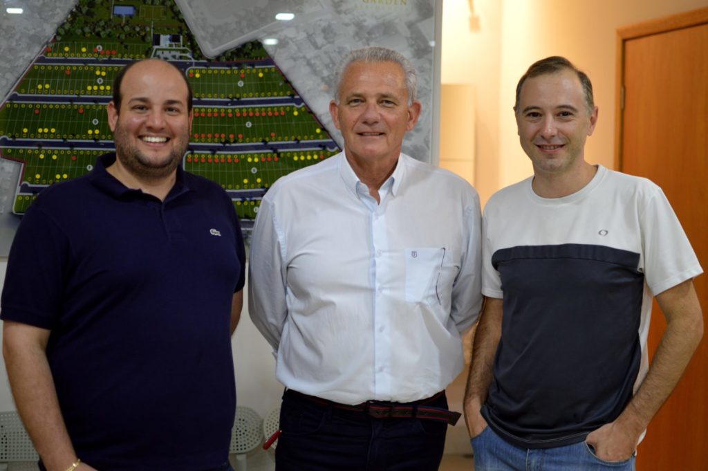Raphael Michelotto, Fernando Butzer e o gerente do Banco do Brasil, Thadeu Ed Godo Junior